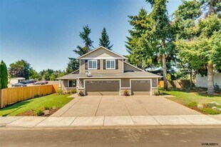 537 SE Oak Grove Ave in Sublimity, OR - Building Photo