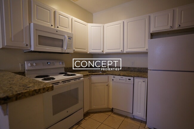 1130 Commonwealth Ave, Unit 2 in Boston, MA - Building Photo - Building Photo