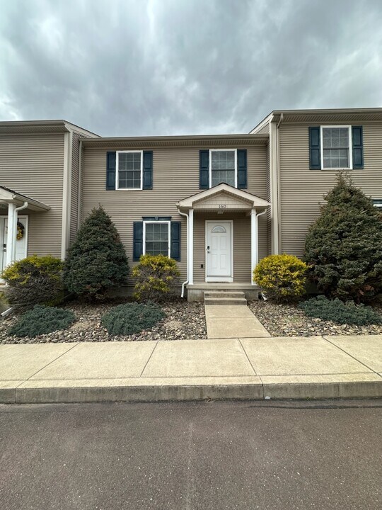 160 Cortland Dr in Danville, PA - Building Photo