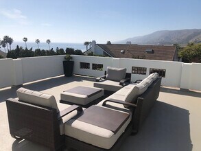 30506 Morning View Dr in Malibu, CA - Building Photo - Building Photo