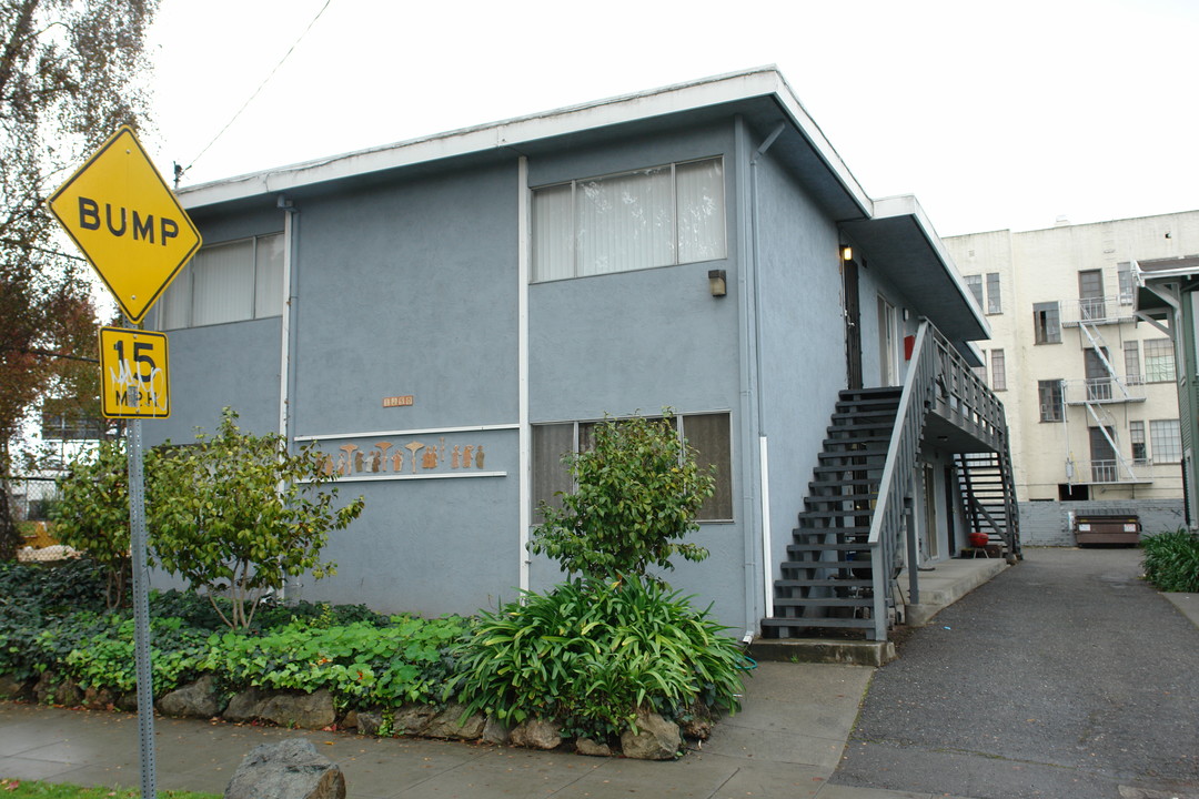 1250 Berkeley Way in Berkeley, CA - Foto de edificio