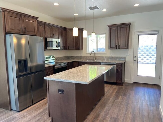 property at 1224 Wild Oak Ct