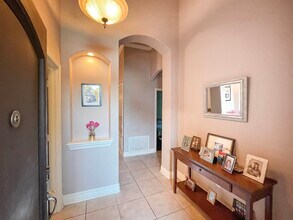 3006 Imperial Dr in Laredo, TX - Building Photo - Building Photo