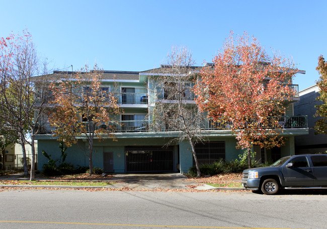 605 Junipero Ave in Long Beach, CA - Foto de edificio - Building Photo