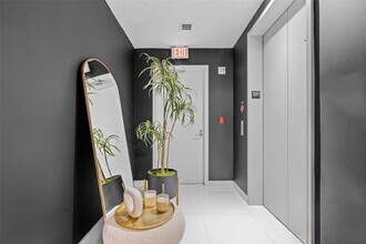 851 NE 1st Ave, Unit 1205 in Miami, FL - Building Photo - Building Photo