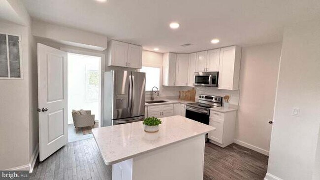property at 1618 Fort Davis Pl SE