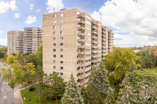 750 Montpellier in Montréal, QC - Building Photo - Building Photo