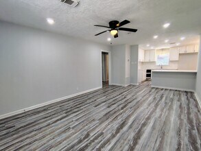 2821 1st Ave N in Texas City, TX - Building Photo - Building Photo
