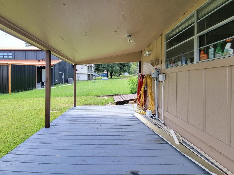 50 Sportsman Trail in Coldspring, TX - Building Photo