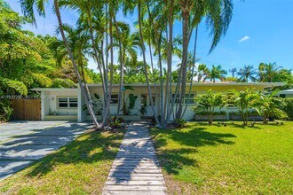 653 Glenridge Rd in Key Biscayne, FL - Building Photo - Building Photo