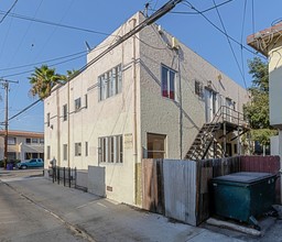 1822 E 8th St in Long Beach, CA - Building Photo - Building Photo