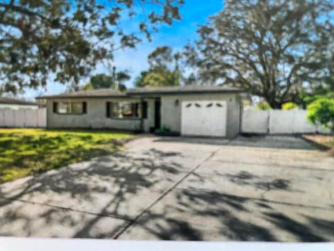 1720 Hampton Ln in Clearwater, FL - Building Photo - Building Photo