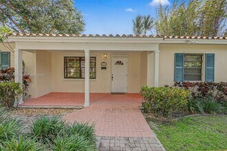 8115 SW 63rd Pl in Miami, FL - Building Photo - Building Photo