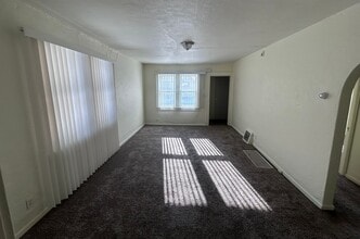 18 8th Ave NW in Minot, ND - Building Photo - Building Photo