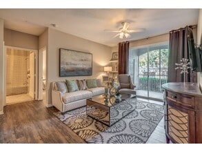 Sanctuary at Highland Oaks in Tampa, FL - Building Photo - Building Photo