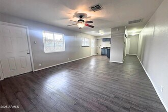 902 E 4th Pl in Mesa, AZ - Building Photo - Building Photo
