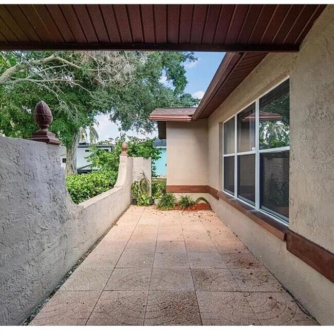 2584 58th Ave S in St. Petersburg, FL - Building Photo - Building Photo