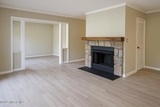505 Wellington Pl in Matawan, NJ - Building Photo - Building Photo