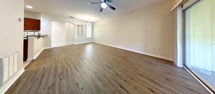 429 Newmont Cir in Ruskin, FL - Building Photo - Building Photo