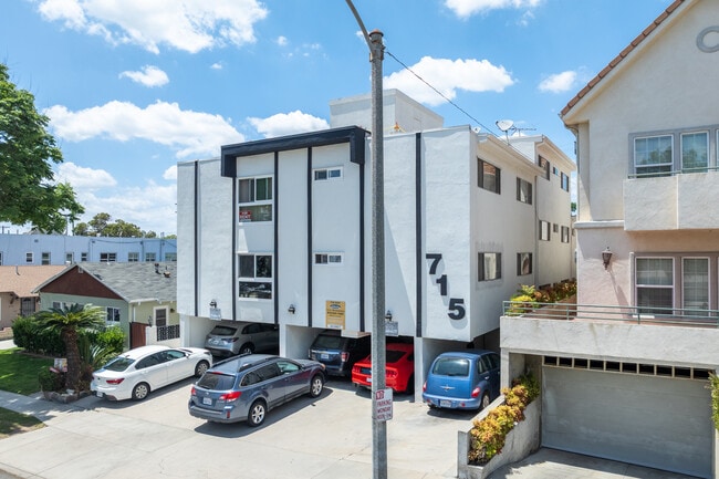 715 E. Providencia Ave in Burbank, CA - Building Photo - Building Photo