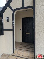 640 N Poinsettia Pl in Los Angeles, CA - Building Photo