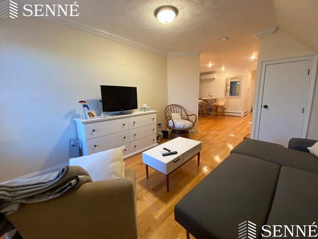 67 Temple St, Unit 3 in Somerville, MA - Building Photo - Building Photo