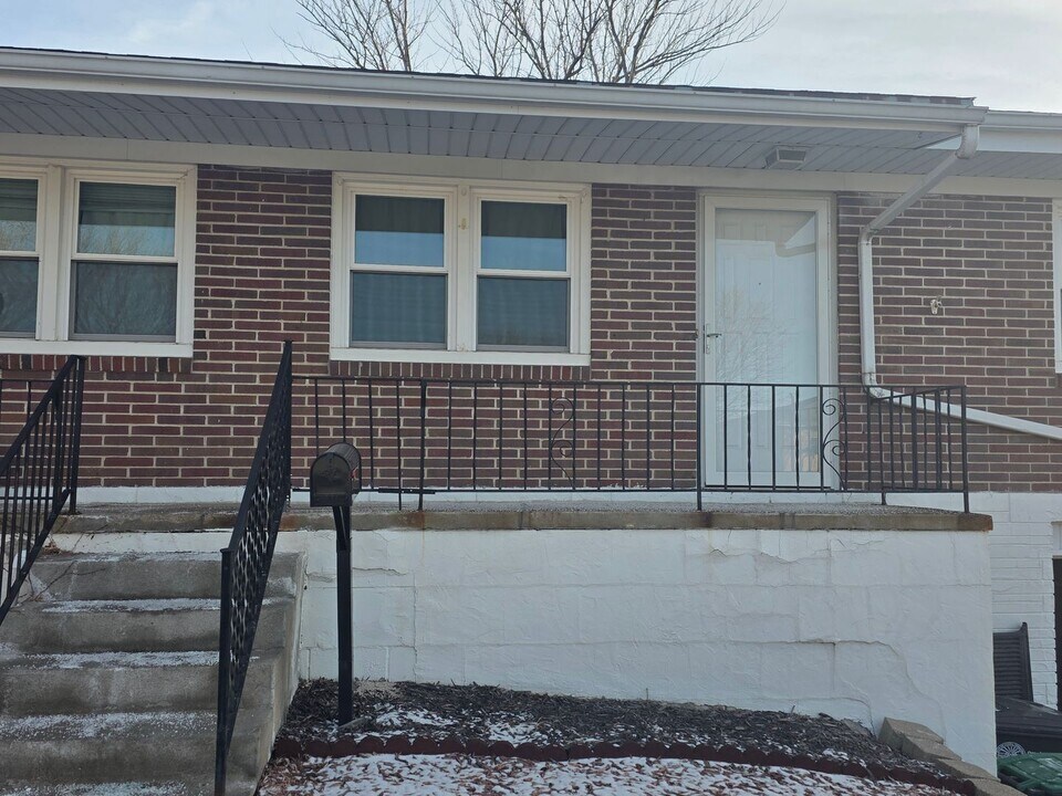 9041 Ohio St in Omaha, NE - Building Photo