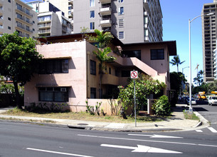 2215 Ala Wai Blvd in Honolulu, HI - Foto de edificio - Building Photo