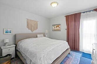 1345 W Walton St, Unit 1 in Chicago, IL - Building Photo - Building Photo