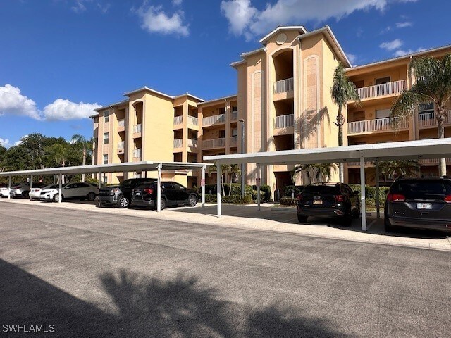 8451 Kingbird Loop in Ft. Myers, FL - Building Photo
