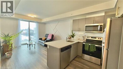 103 Roger St in Waterloo, ON - Building Photo - Building Photo