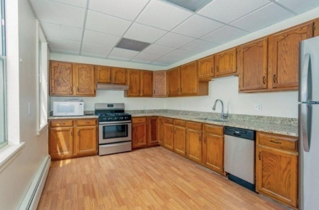 662 E 5th St in Boston, MA - Building Photo