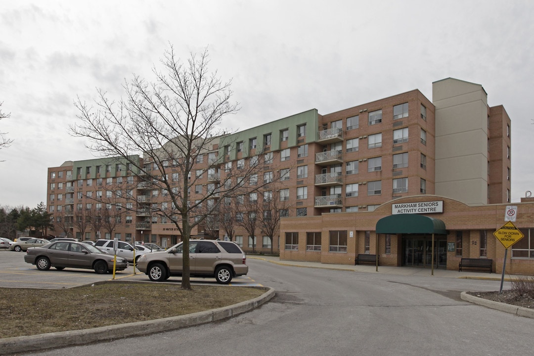 Cedarcrest Manor in Markham, ON - Building Photo