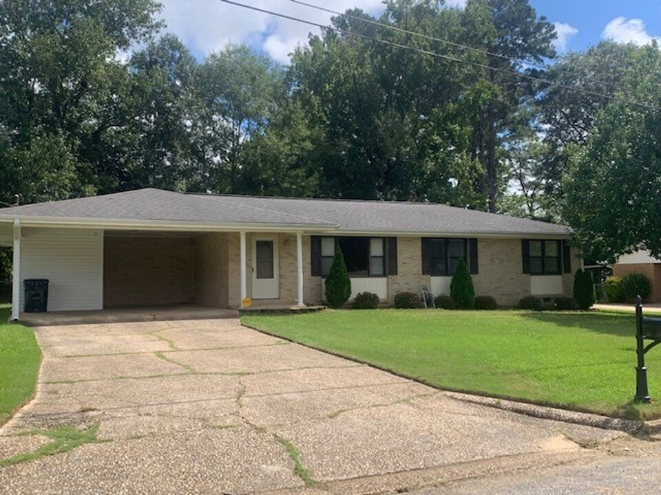 3101 31st Ave in Northport, AL - Building Photo