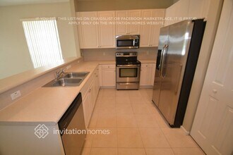 210 Mulberry Grove Rd in Royal Palm Beach, FL - Foto de edificio - Building Photo