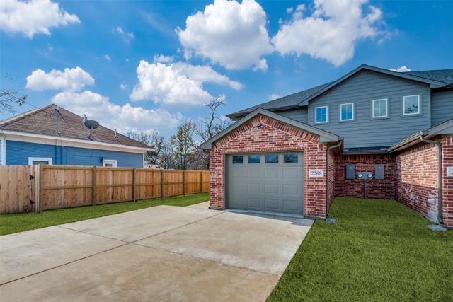 2212 N Hickory St in Sherman, TX - Building Photo