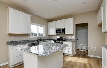 1003 Beehive Grv in Grove City, OH - Building Photo - Building Photo