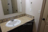 454 E Center St photo'