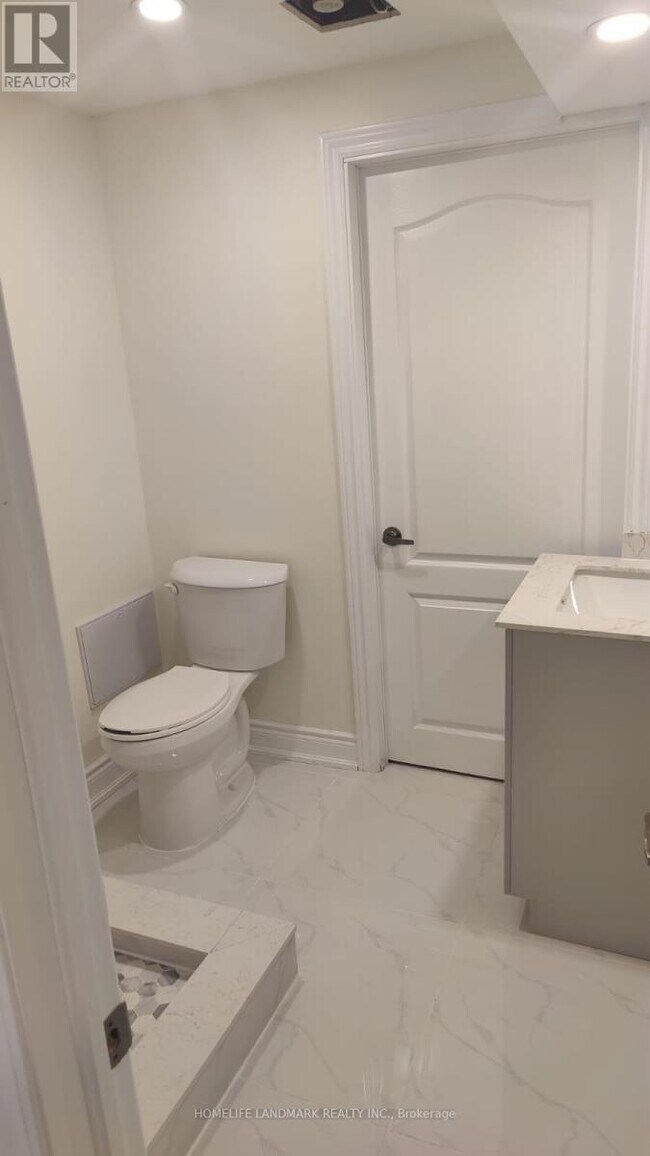 35 Decoroso Dr in Vaughan, ON - Building Photo - Building Photo