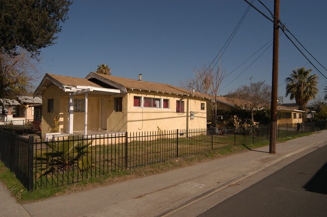 909 N Mountain View Ave in San Bernardino, CA - Building Photo - Building Photo