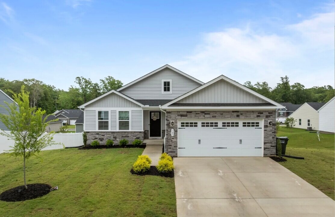 107 Martha Washington Pkwy in Williamsburg, VA - Foto de edificio