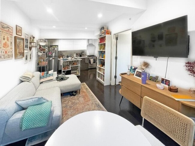 property at 2183 3rd Ave