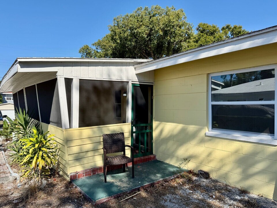 410 Pleasant St in Clearwater, FL - Building Photo