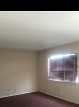 117 E 6th St, Unit Duplex in Bakersfield, CA - Building Photo - Building Photo