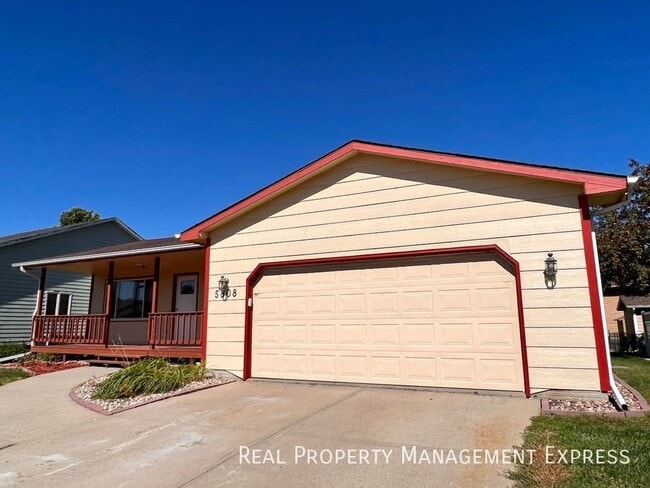 Beautiful 3 Bed 2 Bath House in West Sioux in Sioux Falls, SD - Building Photo - Building Photo