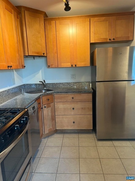 511 1st St N, Unit 203 in Charlottesville, VA - Foto de edificio - Building Photo