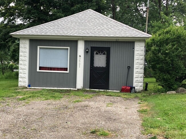 property at 3901 W Ridge Rd