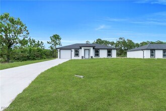 1029 Winters St E in Lehigh Acres, FL - Building Photo - Building Photo