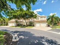 9051 Las Maderas Dr in Bonita Springs, FL - Foto de edificio - Building Photo