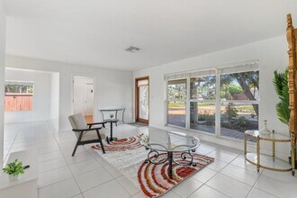 1001 SE 5th Ave in Pompano Beach, FL - Building Photo - Building Photo